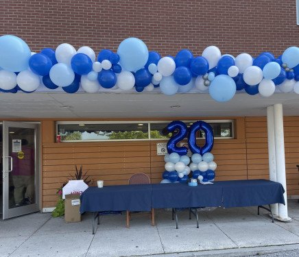 2_balloon-garland
